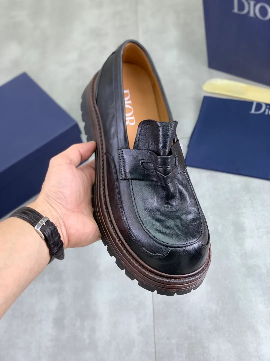 Men's shoes P520 💰【New style】Water-dyed cow lining Original order quality Dior —🆘.Dior Original order purchase, high-end leather shoes, fabric: Made of Italian imported color rubbed wrinkled cowhide➕Water-dyed cow lining/cowhide lining➕Specially available original combination outsole, fine workmanship, real shot🎬Size: 38-45 (with full set of packaging) Color: 3️⃣ colors available